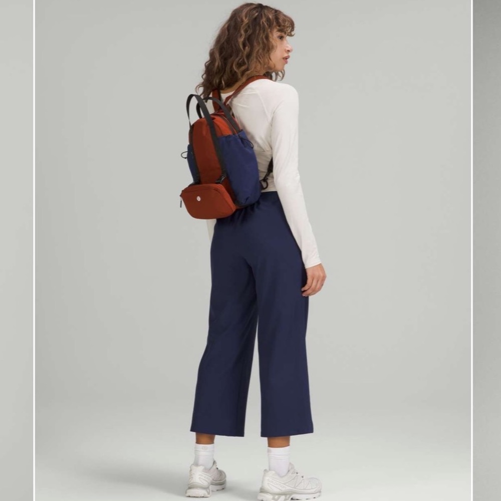 NWT Pack and Go Multi Wear Bag in Date Brown/Night Sea/Black